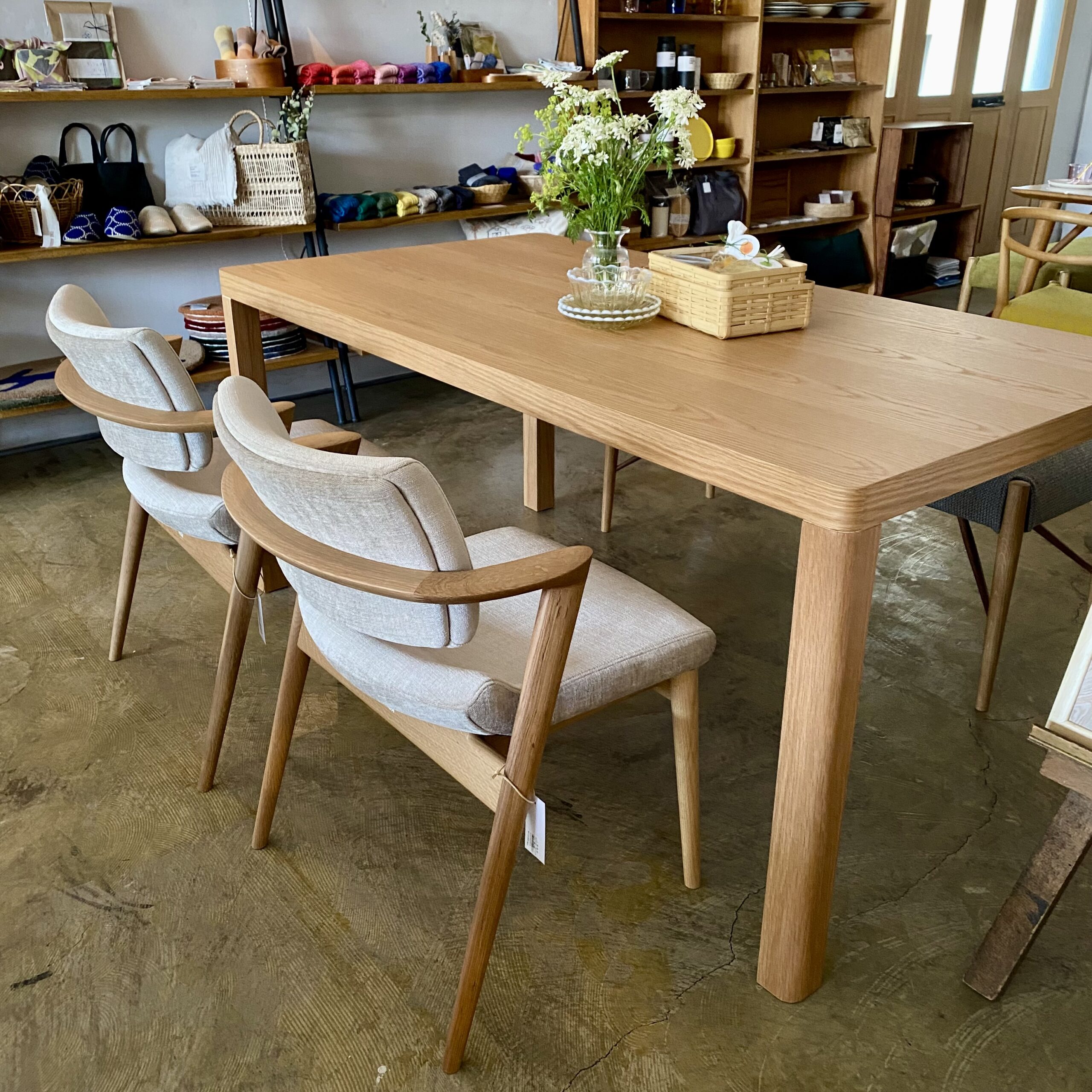 ニトリ ダイニングチェア（NコレクションC-27M肘NA/DR-BE） 専用