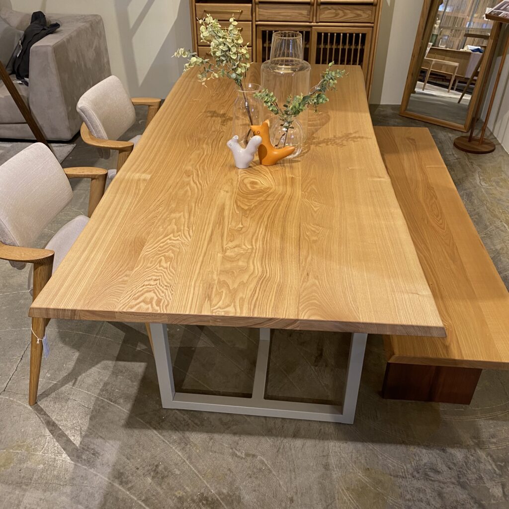 三島家具オリジナルの旭川ダイニングテーブル - 丁寧な暮らしの店
